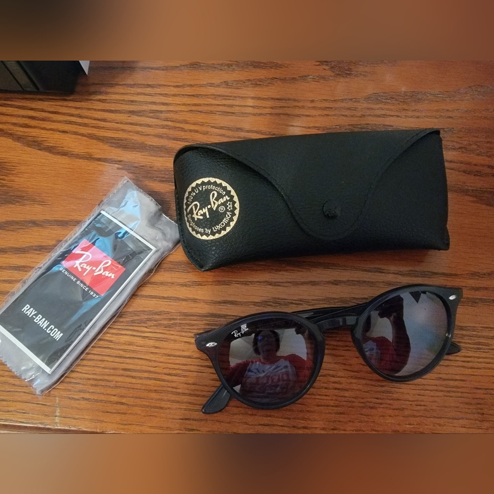 NWT Rayban Blue-Grey 2180 Sunglasses